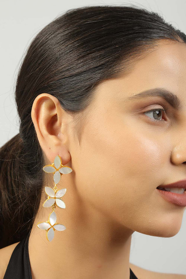 Mother Of Pearl Earrings (FEMCJ011)