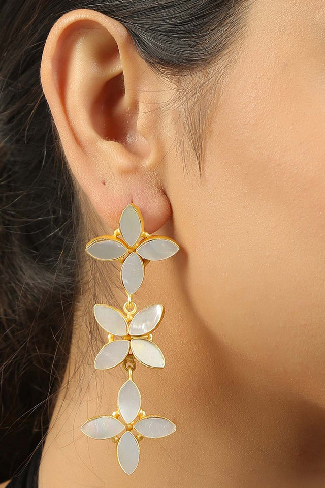 Mother Of Pearl Earrings (FEMCJ011)
