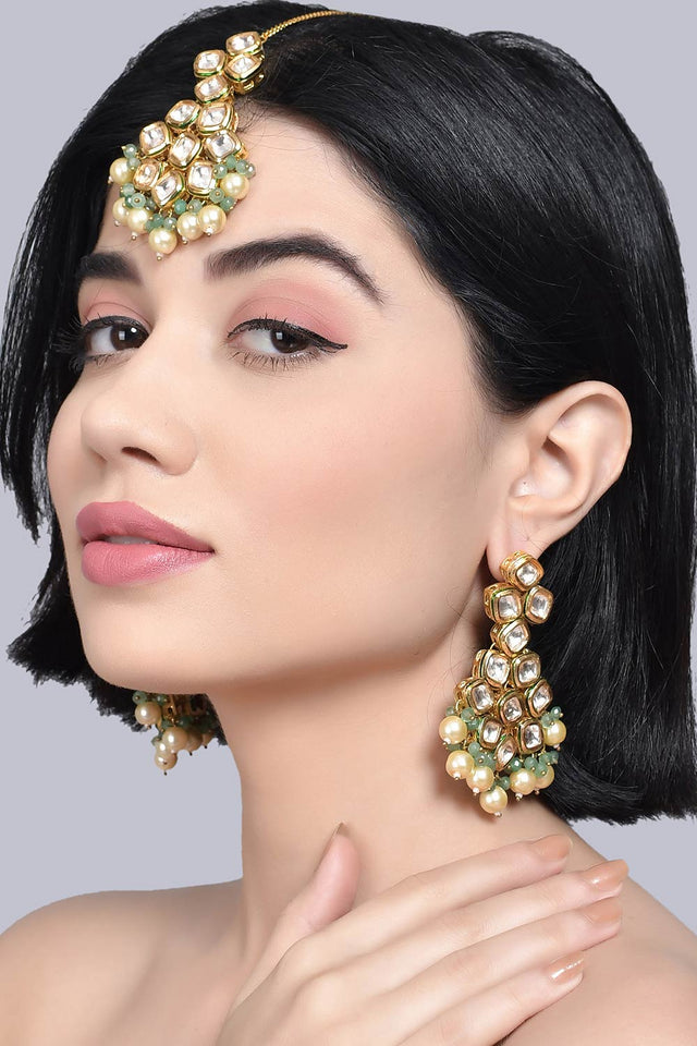 Jade Gold Tone Kundan Earrings And Maang Tikka With Pearls (FEMDW027)