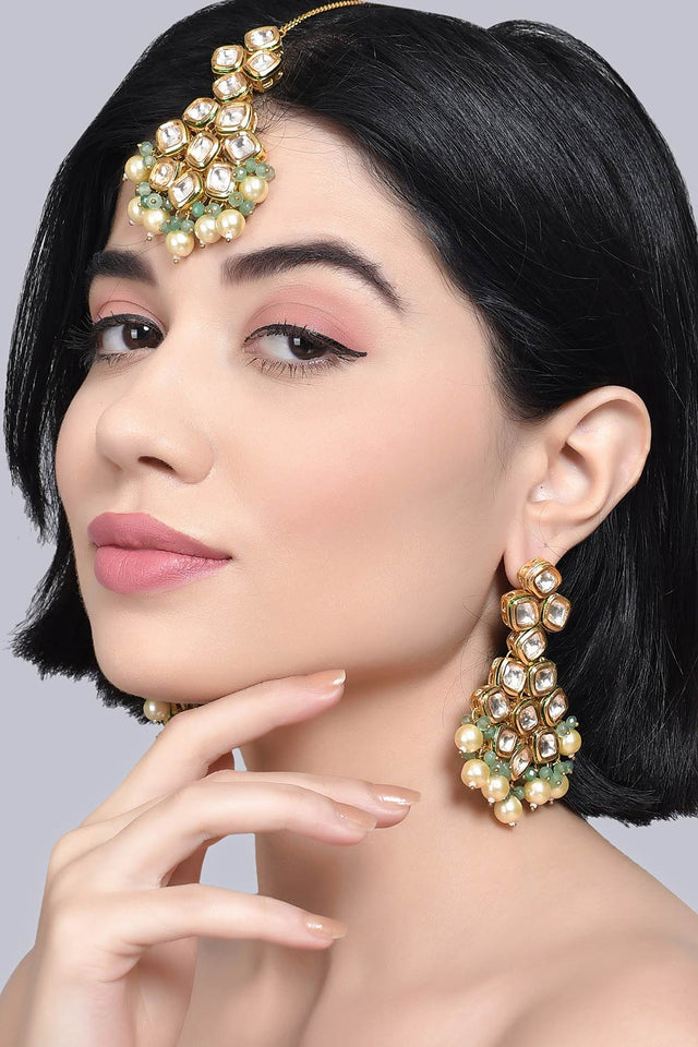 Jade Gold Tone Kundan Earrings And Maang Tikka With Pearls (FEMDW027)