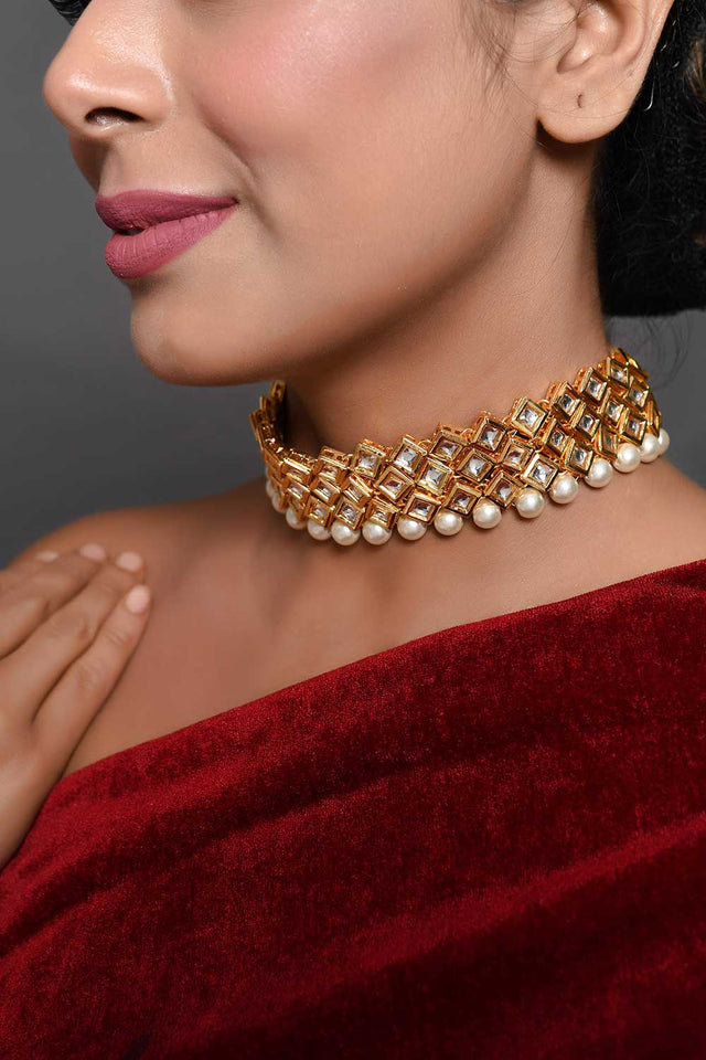 Pearl Beaded Kundan Choker With Earrings & Mang Tikka