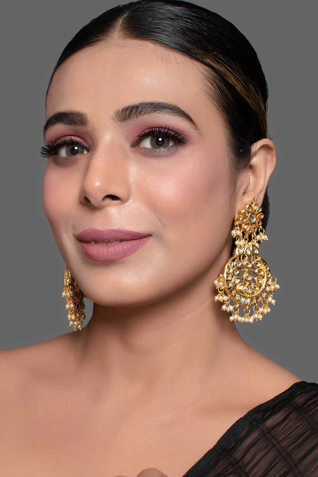 Gold Toned Kundan Crescent Shaped Earring (FEMDW041)