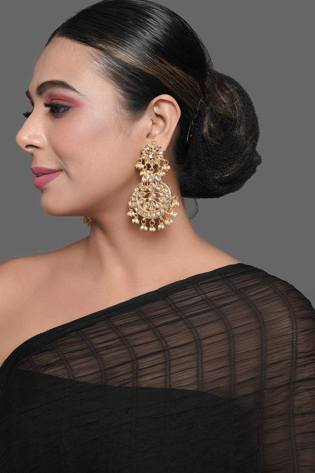 Gold Toned Kundan Crescent Shaped Earring (FEMDW041)