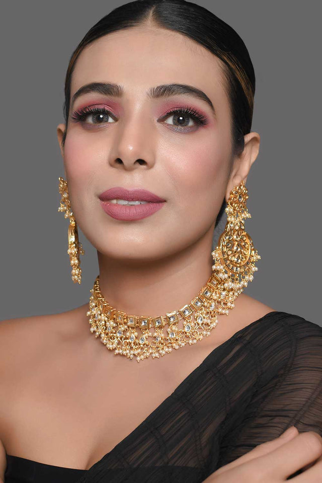 Gold Tone Kundan Necklace With Earrings (FEMDW045)