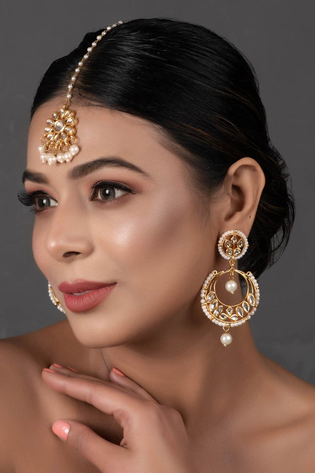 Pearl Beaded Kundan Inspired Mang Tikka With Chandbali (FEMMTS010)