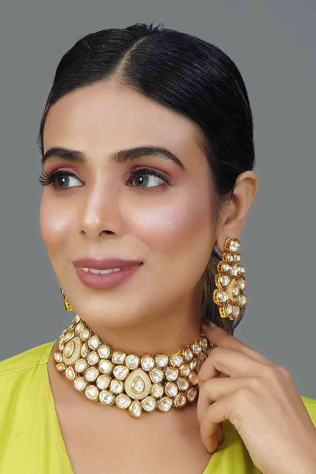 Handcrafted Royal Kundan Necklace Set (FEMNLS038)