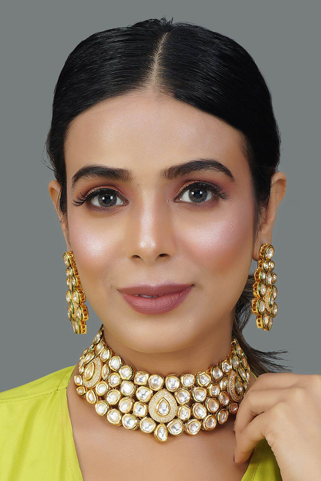 Handcrafted Royal Kundan Necklace Set (FEMNLS038)