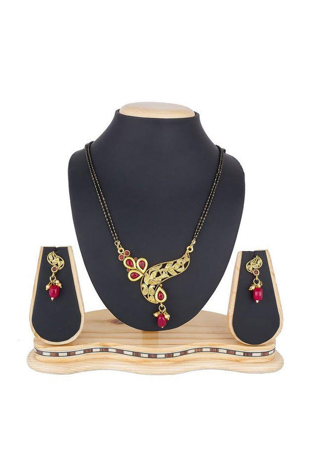 Women's Alloy Mangalsutra In Gold And Red