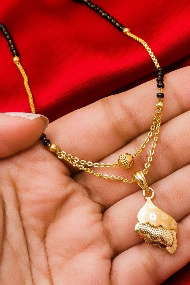 Buy Women's Alloy Mangalsutra in Gold Online