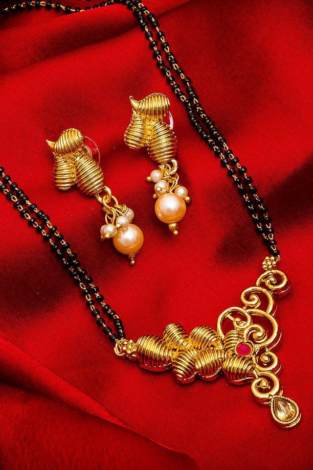 Buy The Luxor Women's Alloy Kada Bangles in Gold Online