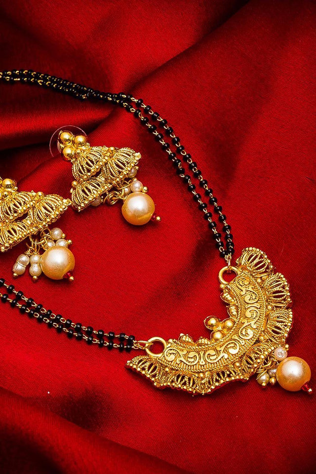 Buy The Luxor Women's Alloy Kada Bangles in Gold Online