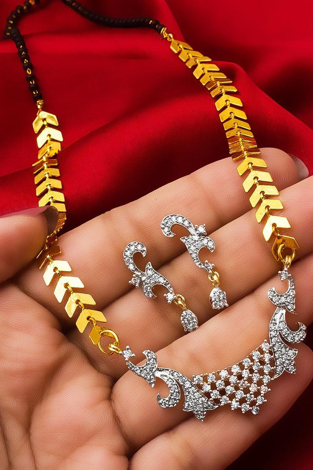 Buy Luxor Women's Alloy Mangalsutra Sets in Gold Online