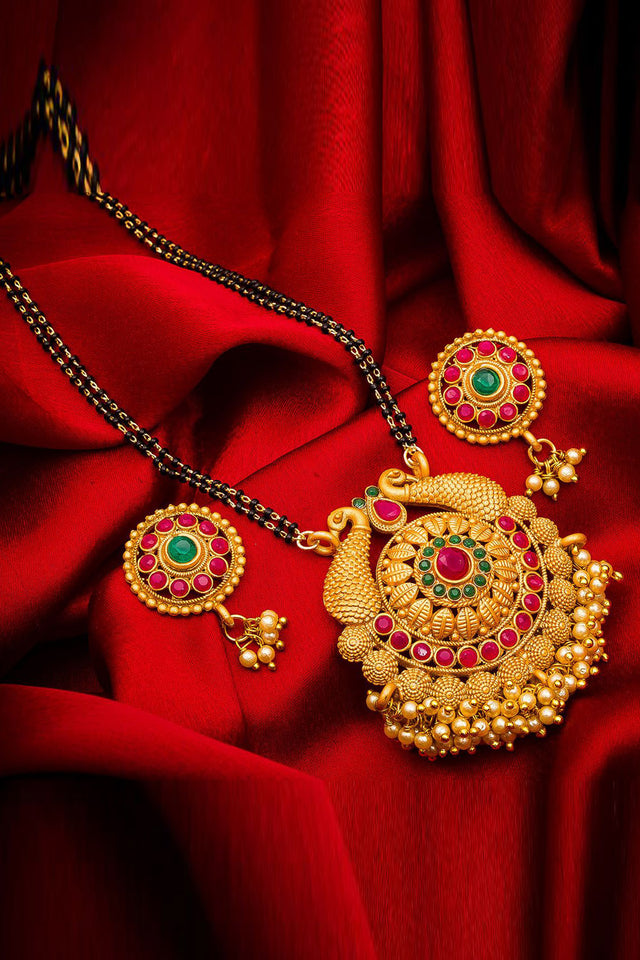 Buy Women's Alloy Mangalsutra Set in Gold Online