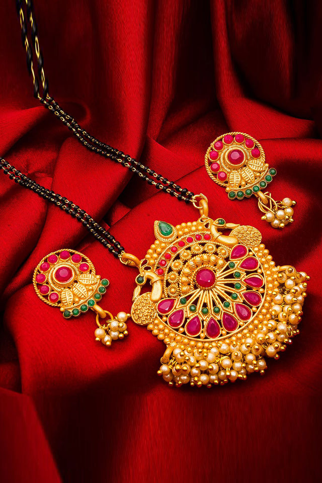 Buy Women's Alloy Mangalsutra Set in Gold Online