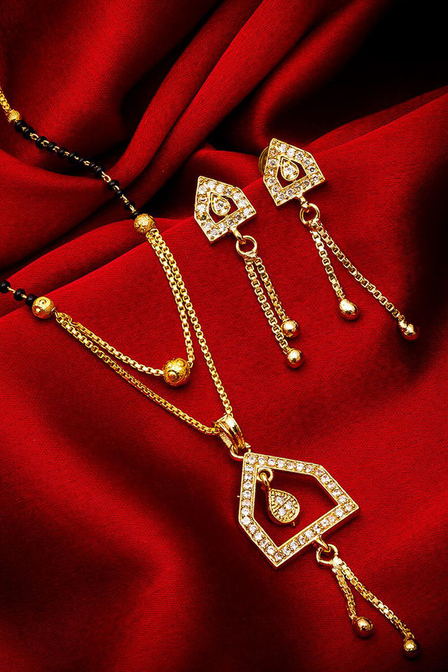 Buy Women's Alloy Mangalsutra Set in Gold and Black Online