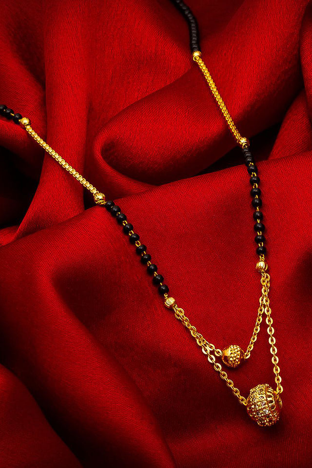 Women's Alloy Mangalsutra In Gold And Black