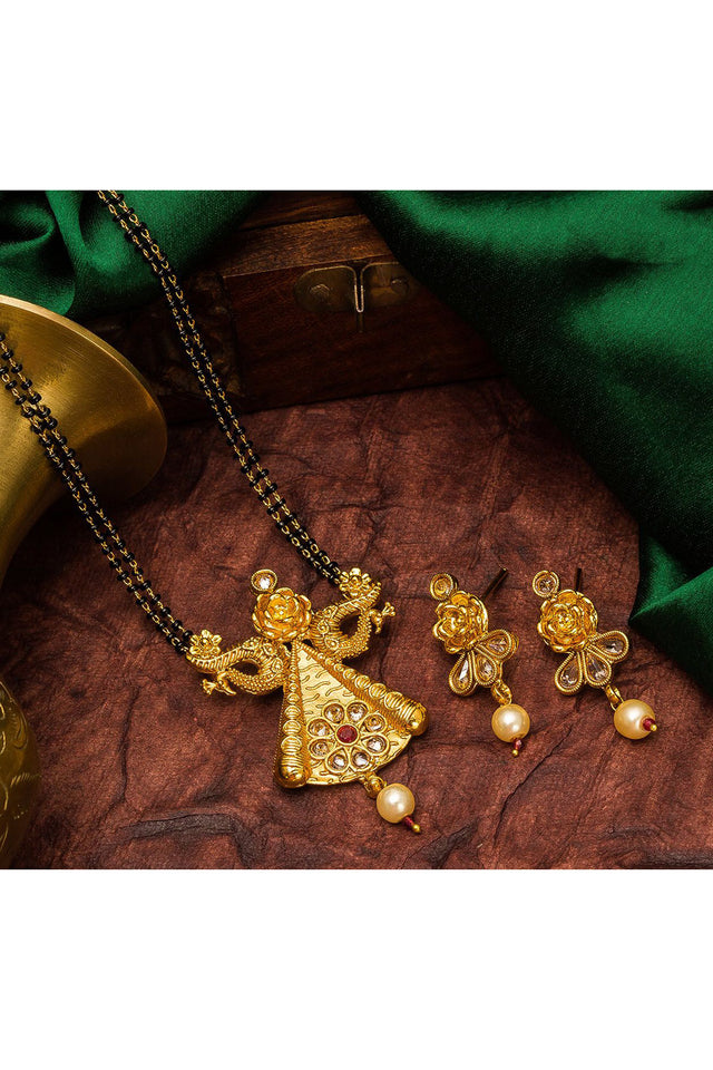 Buy Women's Alloy Mangalsutra Set in Gold and Green Online