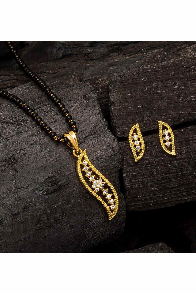 Buy Women's Alloy Mangalsutra Set in Gold