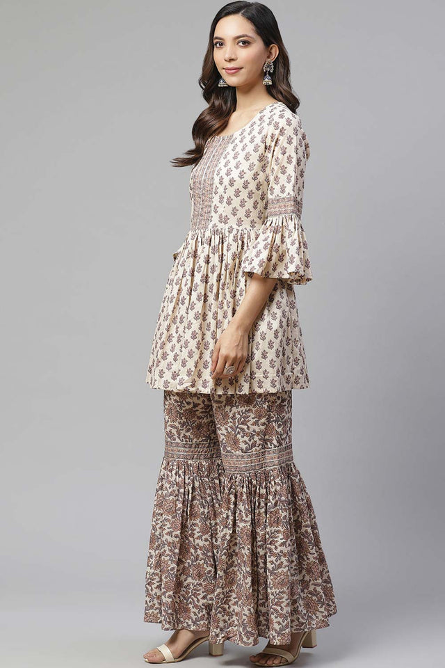 Buy Men's Maroon Silk Blend Paisley Printed Men's Kurta Pajama Jacket Set Online