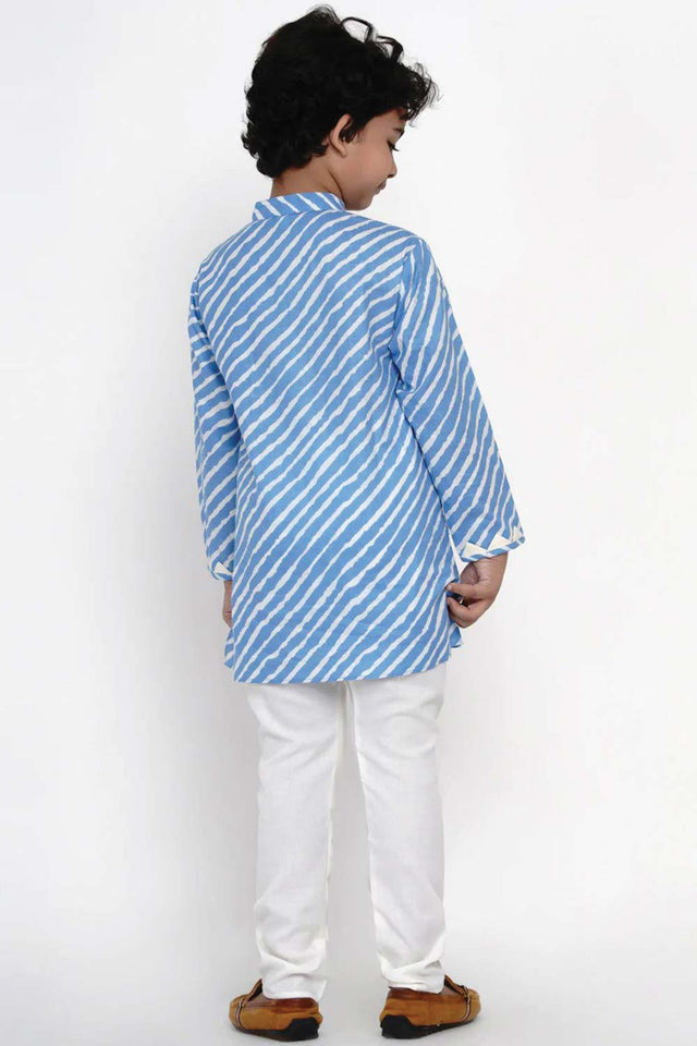 Buy Boy's Blue Laheriya Kurta With Off-White Pajama Set Online - Zoom In
