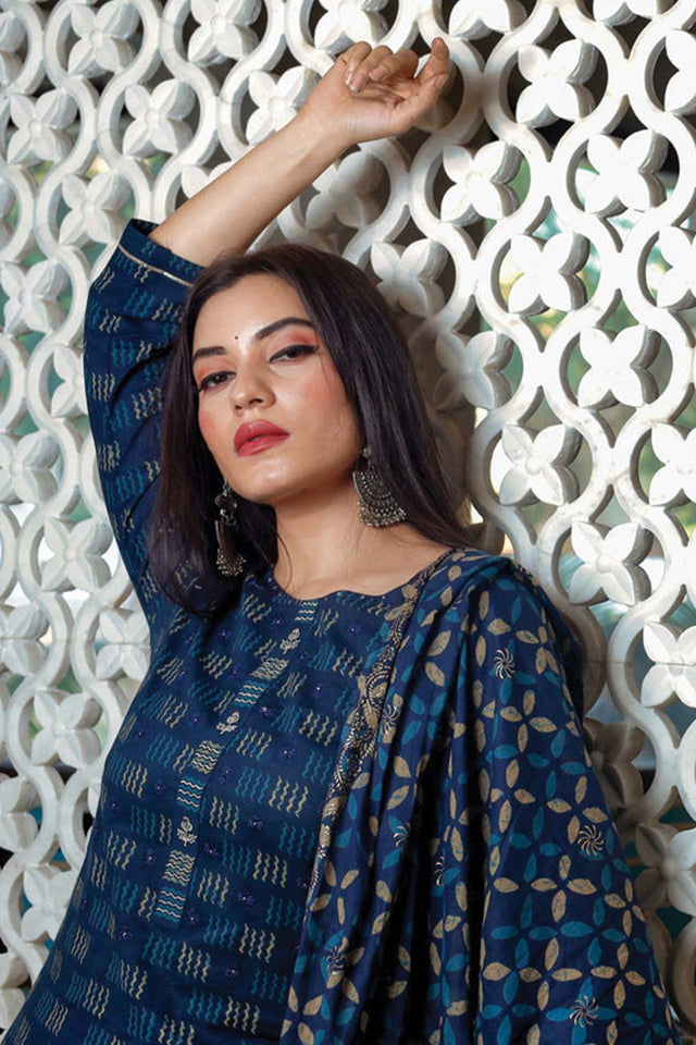 Buy Men's Maroon Silk Blend Checks Printed Men's Kurta Pajama Jacket Set Online