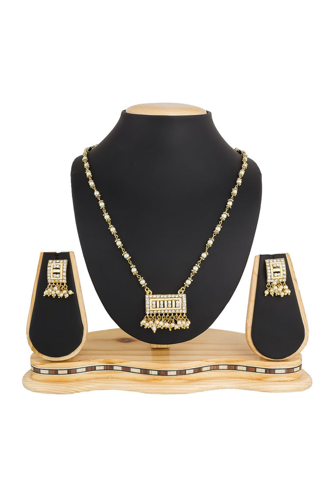Buy Women's Alloy Necklace in Gold Online