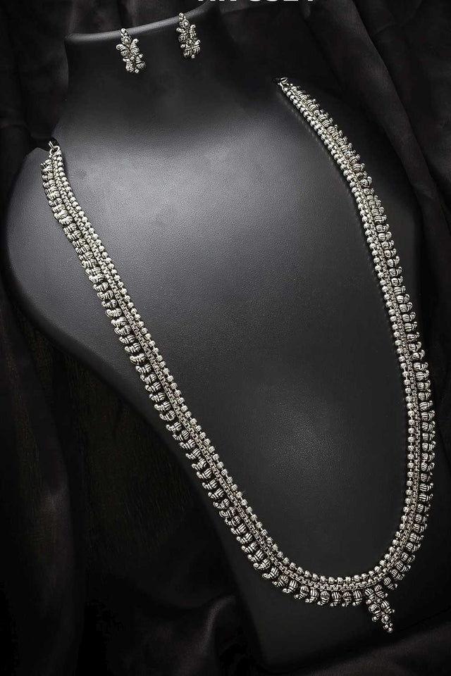 Buy Women's Oxidized Necklace Set in Silver