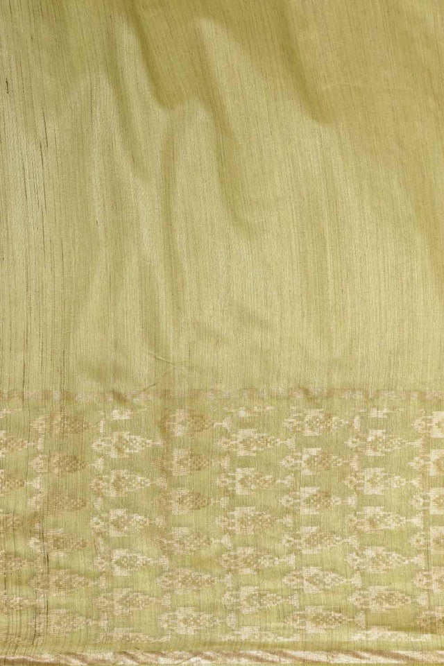 Silk Blend Woven Saree In Green