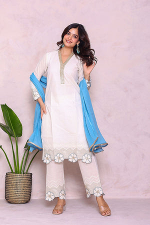 Off White Floral Embroidered Cotton Kurti Pant Set (24Bluekora)
