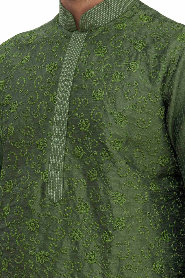 Men's Green Silk Embroidered Full Sleeve Kurta Churidar - 40