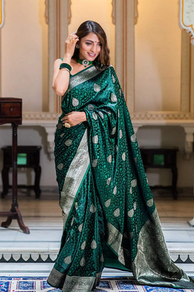 Green Banarasi Woven Soft Silk Saree (50106_3)