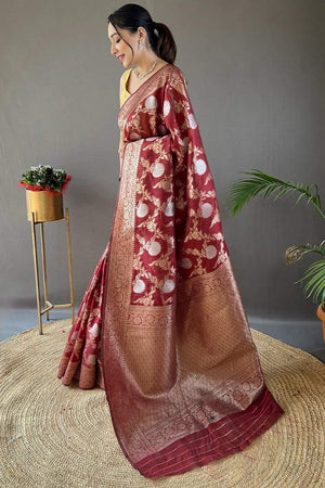 Red Banarasi Woven Soft Silk Saree (50107_4)