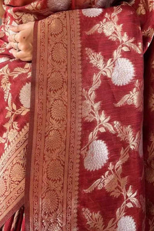 Red Banarasi Woven Soft Silk Saree (50107_4)