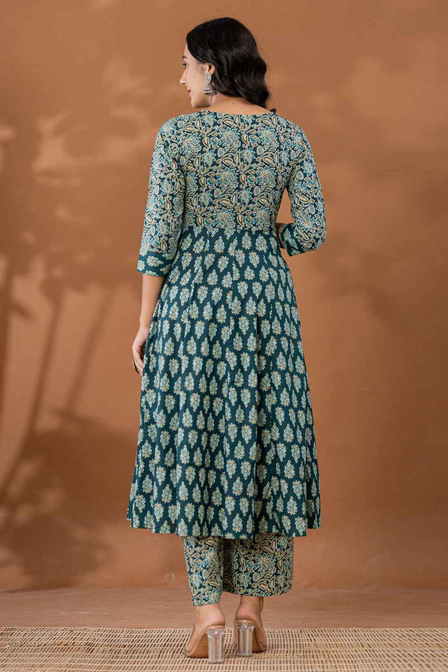 Green Ethnic Motifs Thread Work Pure Cotton Kurti Pant Set