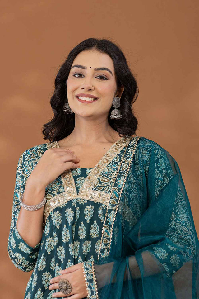 Green Ethnic Motifs Thread Work Pure Cotton Kurti Pant Set