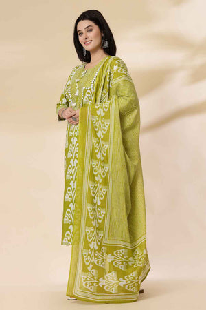 Green Floral Printed Cotton Kurti Pant Set