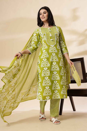 Green Floral Printed Cotton Kurti Pant Set