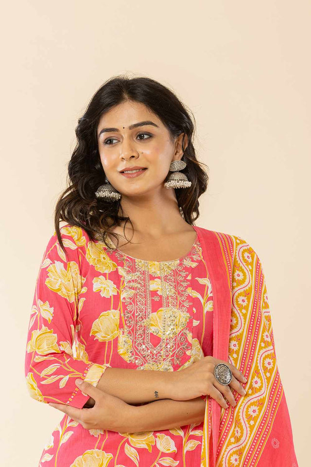Pink Floral print Cotton Kurti Pant Set