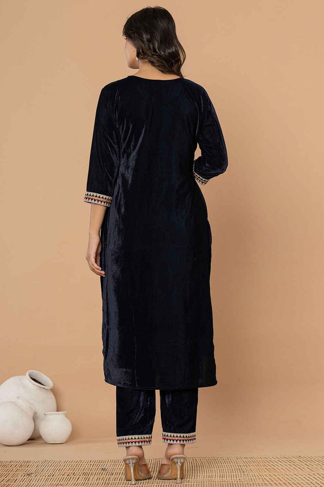 Blue Solid Embroidered Velvet Kurti Pant Set (6186SKDNB)