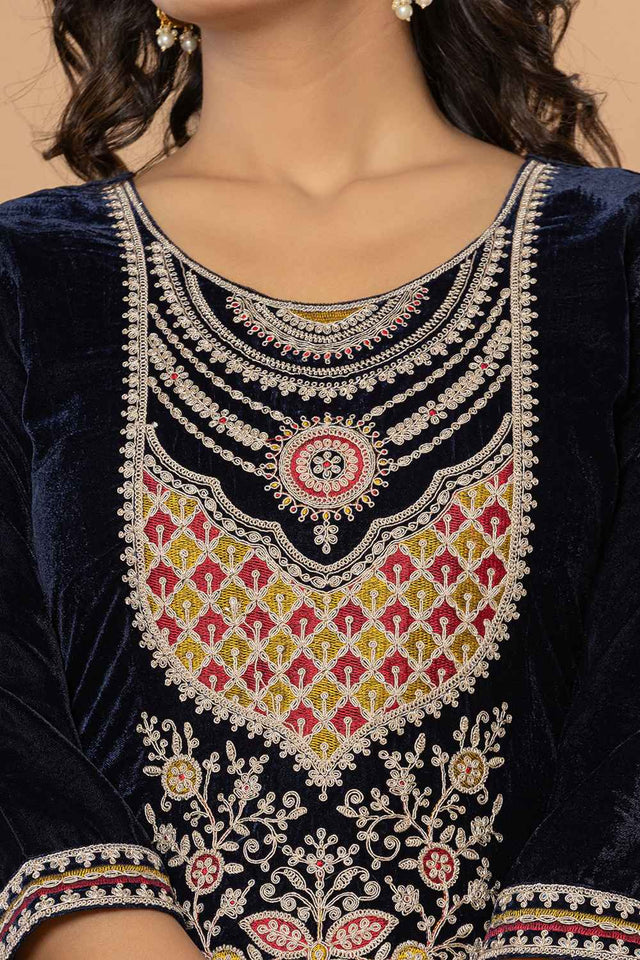 Blue Solid Embroidered Velvet Kurti Pant Set (6186SKDNB)