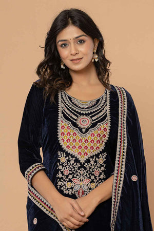 Blue Solid Embroidered Velvet Kurti Pant Set (6186SKDNB)