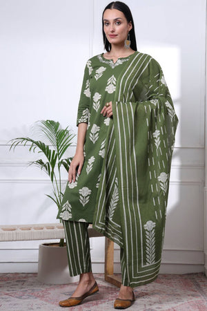 Green Floral Printed Cotton Straight Cut Suit Set