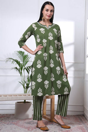 Green Floral Printed Cotton Straight Cut Suit Set