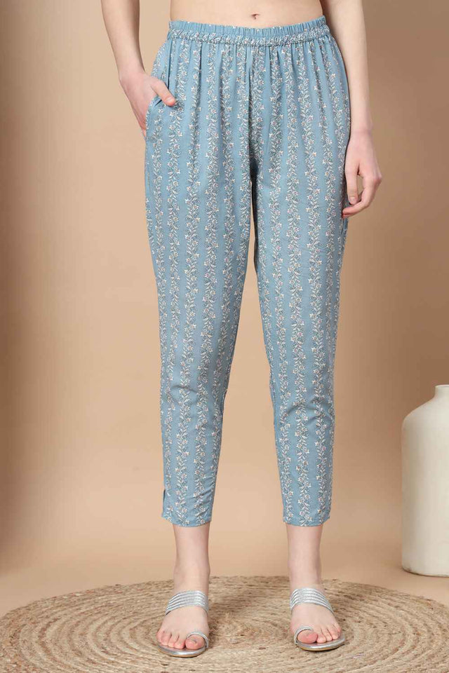 Blue Ethnic Motifs Thread Work Pure Cotton Kurti Pant Set