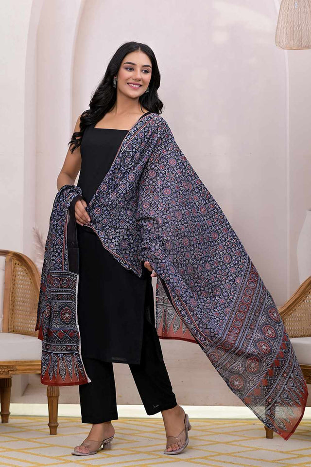 Black Solid Cotton Kurti Pant Set