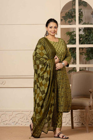 Green Ethnic Motifs Sequins Work Pure Cotton Kurti Pant Set