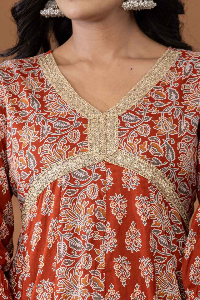 Red Ethnic Motifs Thread Work Pure Cotton Kurti Pant Set