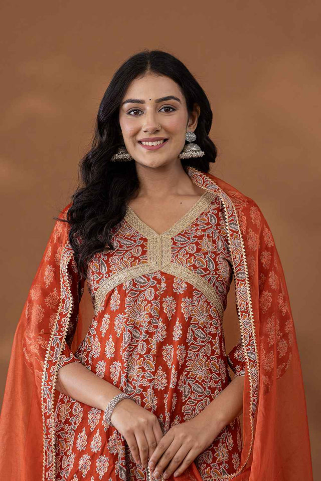 Red Ethnic Motifs Thread Work Pure Cotton Kurti Pant Set