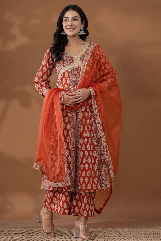 Red Ethnic Motifs Thread Work Pure Cotton Kurti Pant Set