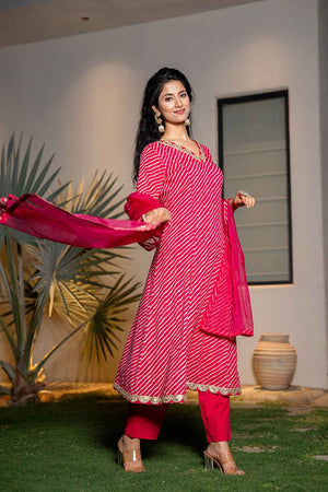 Pink Leheriya Lace Work Pure Cotton Kurti Pant Set